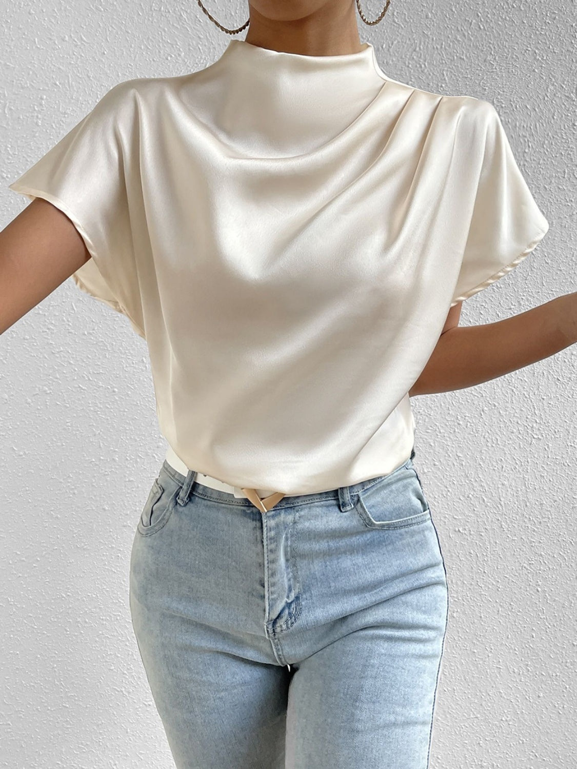 "Silk Pleasure" Neck Short Sleeve Blouse